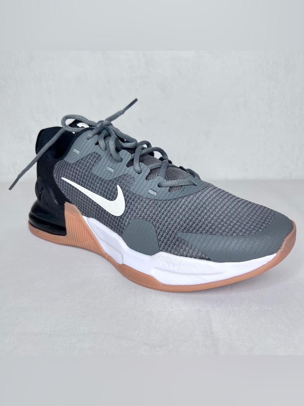 Nike Men’s SINGLE RIGHT SHOE ONLY Gray Athletic Trainer White Swoosh Gum Sole